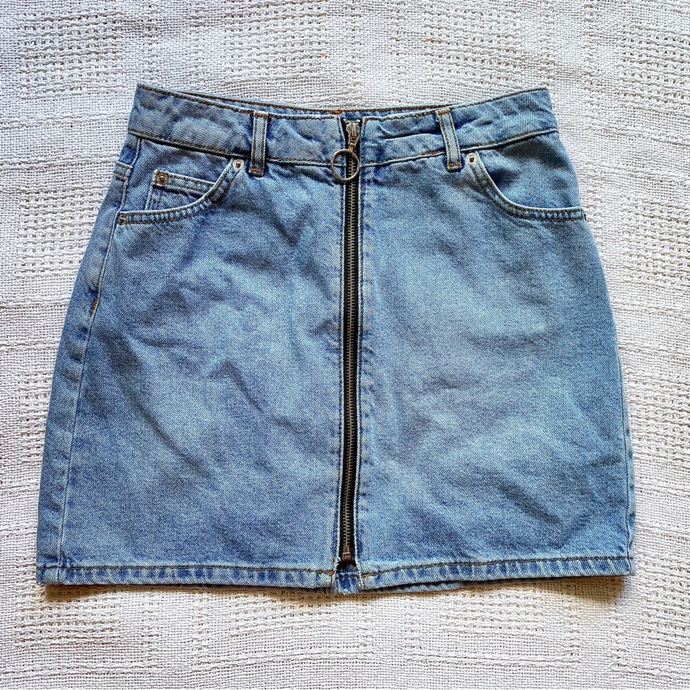 Topshop denim moto miniskirt with long zipper front size 4 EUC